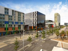 212/2 Newquay Prom, Docklands, Vic 3008