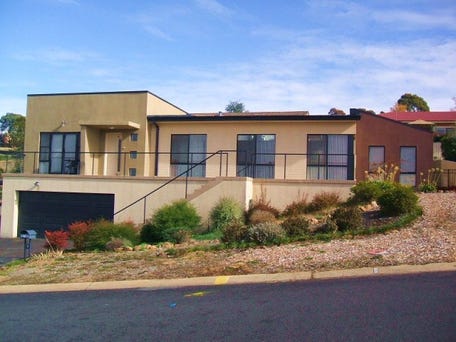9 Kiah Avenue, Cooma, NSW 2630