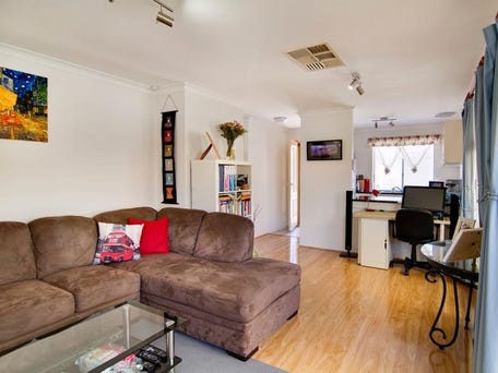42/35 Winnacott Street, Willagee, WA 6156