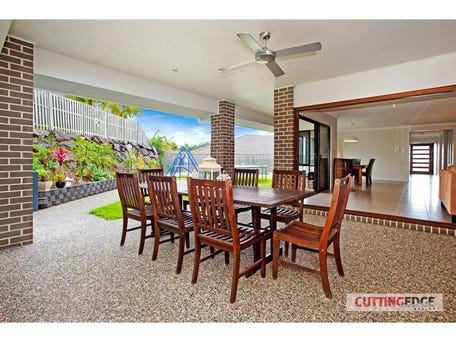 15 KABI Place, Pacific Pines, Qld 4211