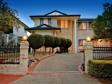 18 Dandelion Street, Eight Mile Plains, Qld 4113
