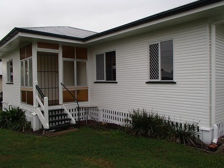 10 Shapcott Street, Eastern Heights, Qld 4305