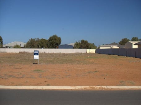 16 Melaleuca Drive, Woorree, WA 6530