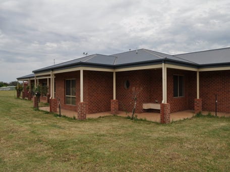 11 Sullivans Drive, Jindera, NSW 2642
