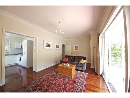 19 Redwood Crescent, Melville, WA 6156