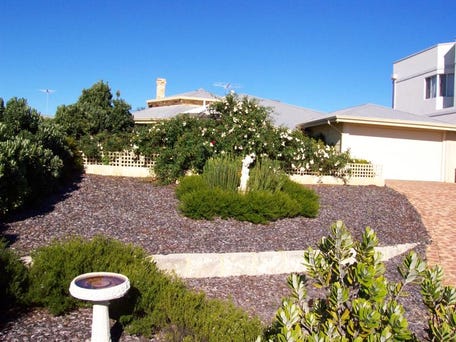 4 Madeleine Crt, Two Rocks, WA 6037
