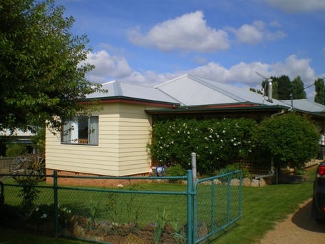 6 Chalker Street, Adaminaby, NSW 2629
