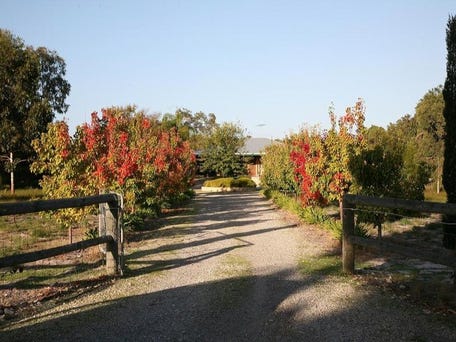 33 Holmes St, Oakford, WA 6121