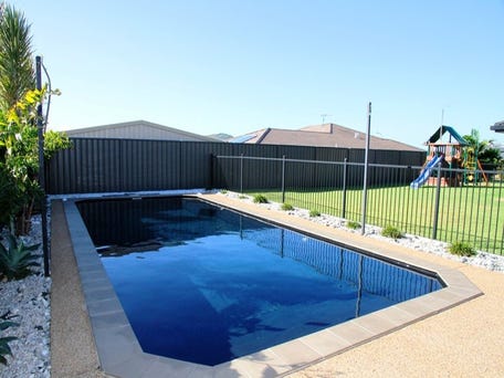 8 Parkview Drive, Rosslyn, Qld 4703