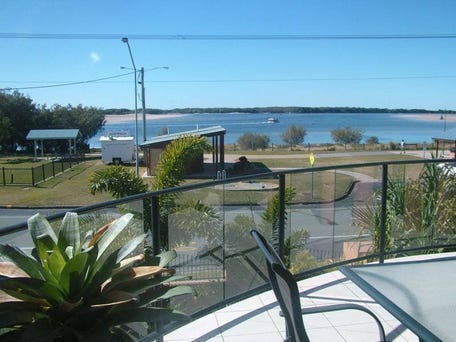 2/40 Golden Beach Esplanade, Golden Beach, Qld 4551