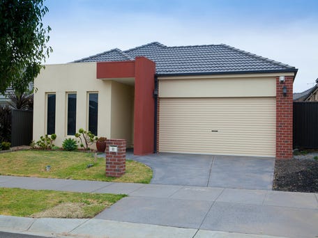 11 Platt Close, Pakenham, Vic 3810