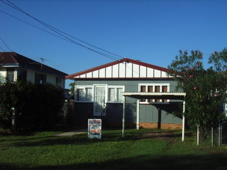 10 SILVAN ROAD, Deagon, Qld 4017