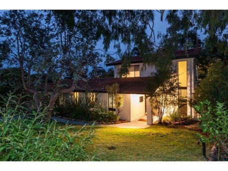8 Crowcombe Way, Karrinyup, WA 6018