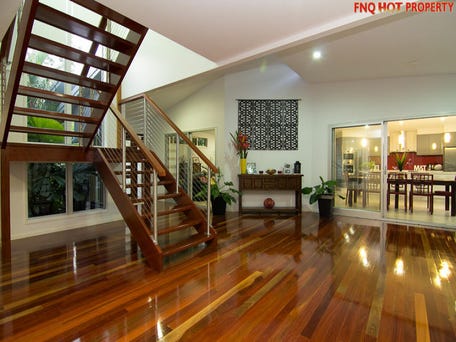 1 Lillian Road, Palm Cove, Qld 4879