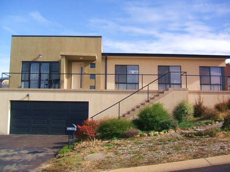 9 Kiah Avenue, Cooma, NSW 2630
