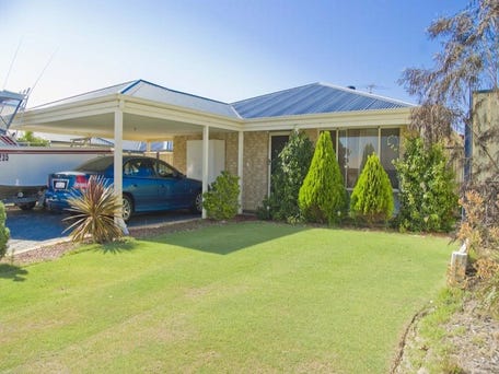 21 Tablelands Way, Carramar, WA 6031