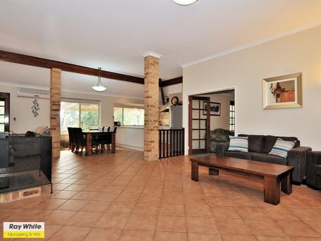 5 Clipson Crescent, Mundaring, WA 6073