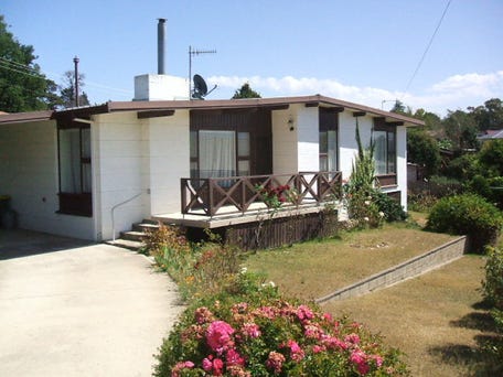 72 Culey Avenue, Cooma, NSW 2630