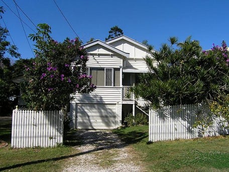 27 WAKEFIELD STREET, Sandgate, Qld 4017