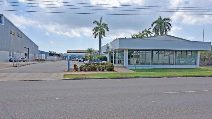 Leased Showroom Large Format Retail At 1 101 Coonawarra Road