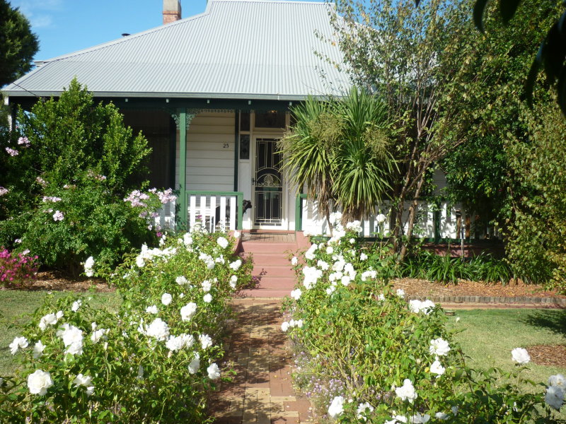 25 Throssell Street, Collie, WA 6225