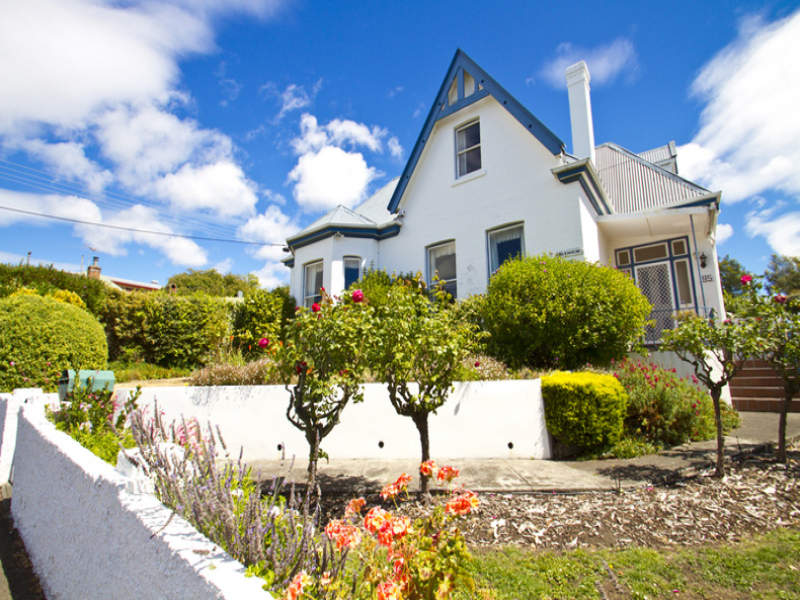 195 Brisbane Street, West Hobart, Tas 7000 Stately Victorian in prime