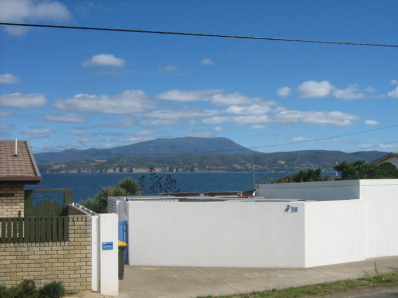 55 Spitfarm Road, Opossum Bay, Tas 7023 Character home with views