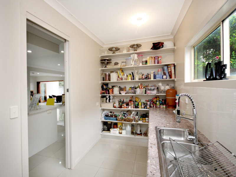 Road, North Ipswich, Qld 4305 - 2 STOREY 5 BEDDER ? 9MX9M SHED ...