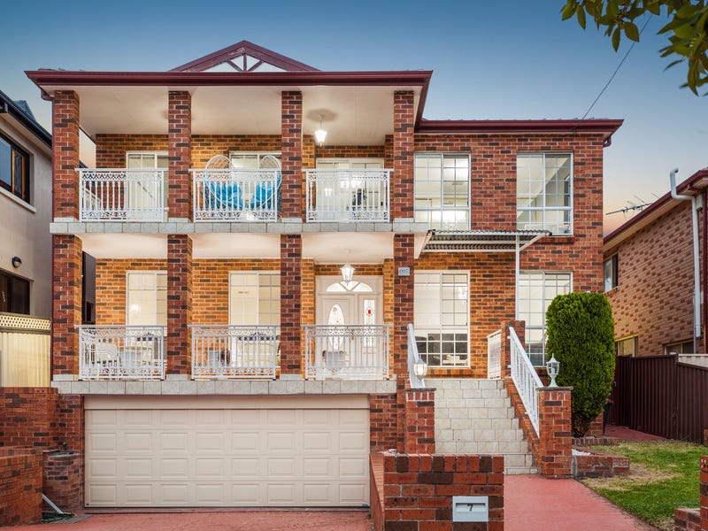 Last Remaining Townhouse! 剩余的联排别墅! 这是一处位于“昆士兰州 4556, 布德林姆, 11/14-16 Toral Drive”的联排别墅,它拥有3间卧室,2间浴室,2间车库。 此房源拥有内置衣柜、洗碗机等室内设施,以及阳台、中庭、户外娱乐区、完全栅栏围绕、游泳池 - 嵌于地面、安全的停车位等室外设施。