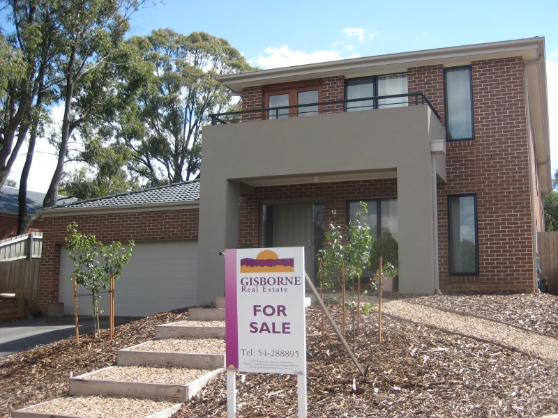 12 Coach House Boulevard, Woodend, Vic 3442