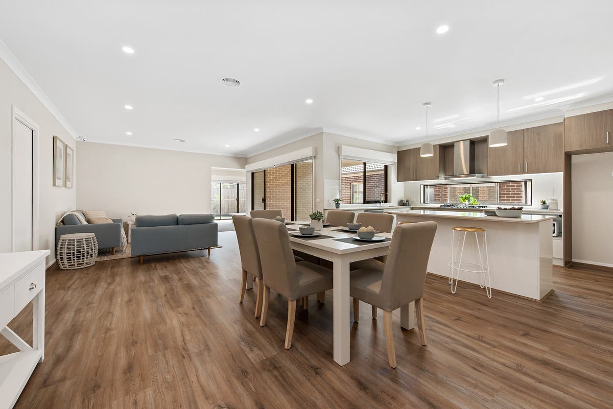 Frenken Homes Pty Ltd Cranbourne 7 Display Homes and 7 Home Designs