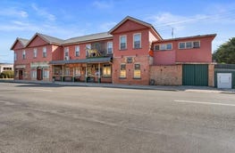 Mole Creek Hotel, 90 Pioneer Drive Mole Creek Tas 7304