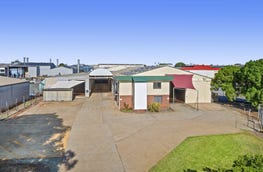 33 Industrial Avenue Wilsonton Qld 4350