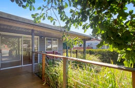 16 Coonowrin Road Glass House Mountains Qld 4518