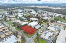 40 Catherine Crescent Lavington NSW 2641