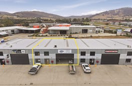 4/14 Kennedy Drive Cambridge Tas 7170