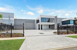 37 Rainier Crescent Clyde North Vic 3978