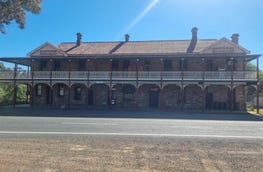 Hotel Shirley, 25 Baylis St Bethungra NSW 2590