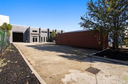 2/12 Industry Boulevard Carrum Downs Vic 3201