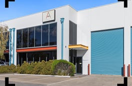 8/15 Howleys Road Notting Hill Vic 3168