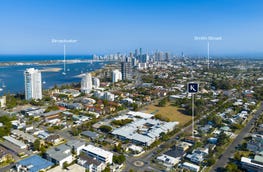 90 Muir Street Labrador Qld 4215