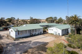 1182 East Murray Area School Road Mindarie SA 5309