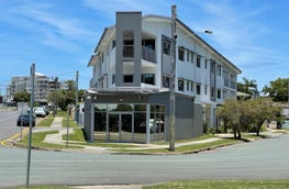 1/11 Creek Street Redcliffe Qld 4020