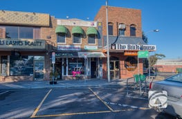 2/16 Blackburne Square Berwick Vic 3806