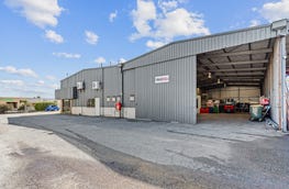 2/4 Elmsfield Road Midvale WA 6056