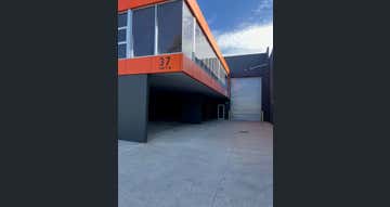 Unit  2, 37 Ravenhall Way Ravenhall VIC 3023 - Image 1