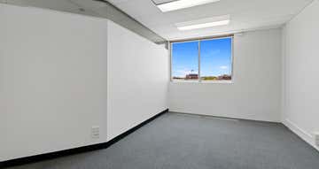7/182 Bay Terrace Wynnum QLD 4178 - Image 1