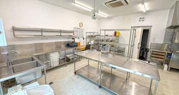 2/44 Rene Street Noosaville QLD 4566 - Image 1