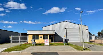 11 Radford Place Bairnsdale VIC 3875 - Image 1