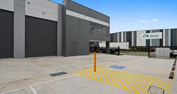 1-4/16 Hampden Road Cranbourne West VIC 3977 - Image 1